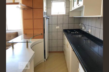 Cozinha de kitnet/studio para alugar com 1 quarto, 30m² em Juvevê, Curitiba