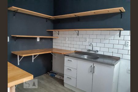 Cozinha de apartamento para alugar com 2 quartos, 55m² em São João, Porto Alegre