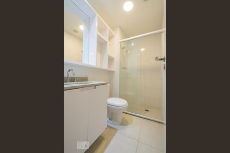 Banheiro de kitnet/studio para alugar com 1 quarto, 38m² em Campo Belo, São Paulo