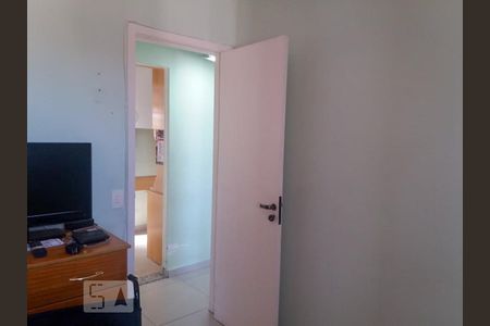 Suíte de apartamento para alugar com 2 quartos, 50m² em Vila Ipojuca, São Paulo