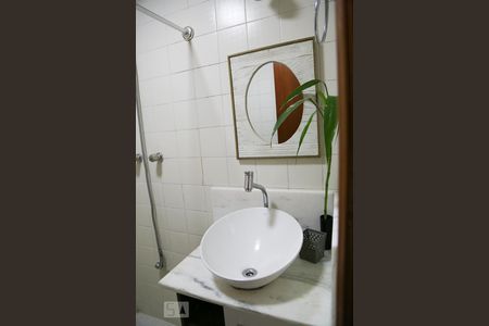 Banheiro de apartamento à venda com 2 quartos, 60m² em Chácara Inglesa, São Paulo
