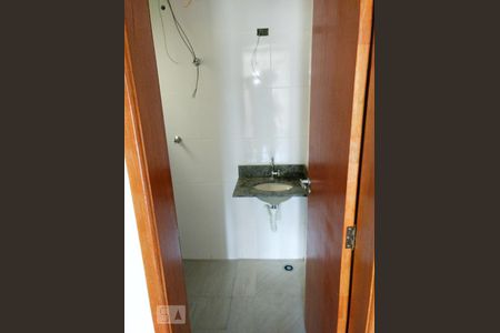 Banheiro Social de kitnet/studio para alugar com 1 quarto, 28m² em Quinta da Paineira, São Paulo