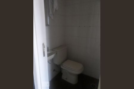 Banheiro de apartamento à venda com 4 quartos, 122m² em Real Parque, São Paulo