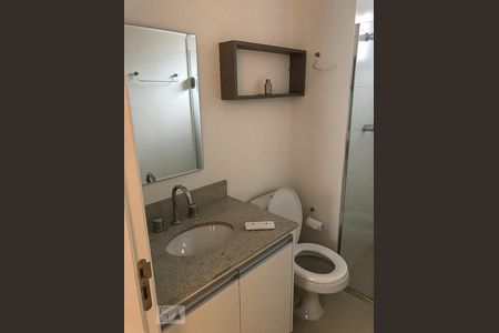 Banheiro de apartamento para alugar com 1 quarto, 27m² em Santa Efigênia, São Paulo