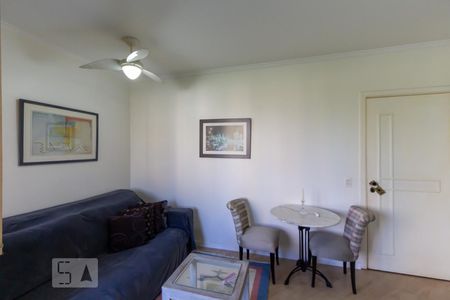 Sala de apartamento para alugar com 1 quarto, 45m² em Paraíso do Morumbi, São Paulo