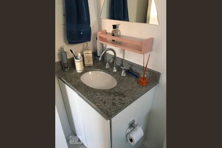 Banheiro da Suíte de apartamento à venda com 2 quartos, 70m² em Vila Ipojuca, São Paulo