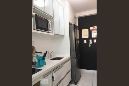 Cozinha de apartamento à venda com 2 quartos, 70m² em Vila Ipojuca, São Paulo