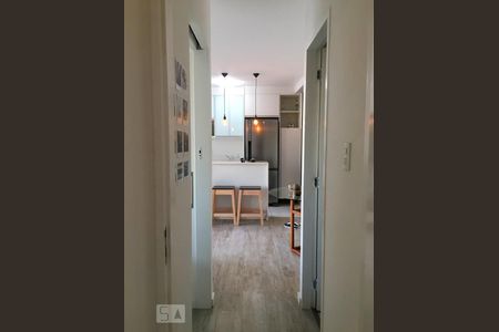 Corredor de apartamento à venda com 2 quartos, 70m² em Vila Ipojuca, São Paulo