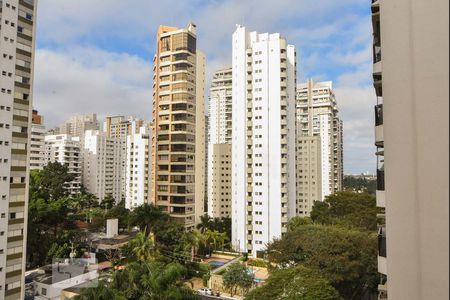 Vista de apartamento à venda com 2 quartos, 76m² em Campo Belo, São Paulo