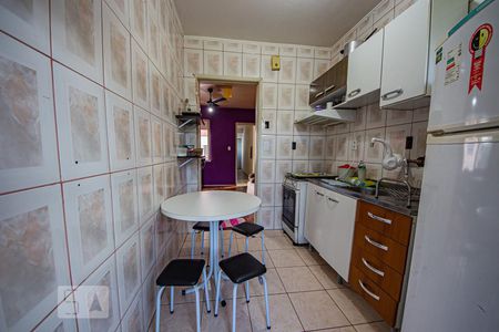 Cozinha  de apartamento à venda com 1 quarto, 52m² em Humaitá, Porto Alegre