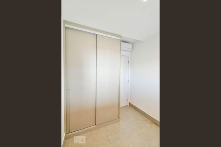 Quarto de apartamento à venda com 2 quartos, 72m² em Pinheiros, São Paulo