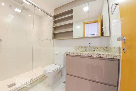 Banheiro de apartamento para alugar com 1 quarto, 45m² em Petrópolis, Porto Alegre