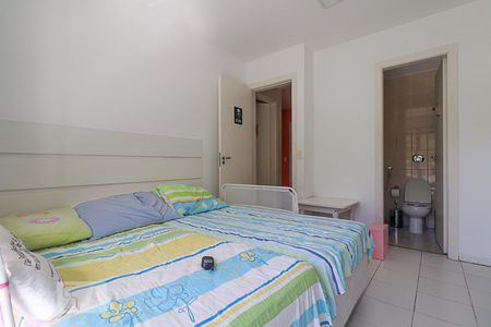 Suíte 1 de casa de condomínio para alugar com 6 quartos, 260m² em Vargem Pequena, Rio de Janeiro