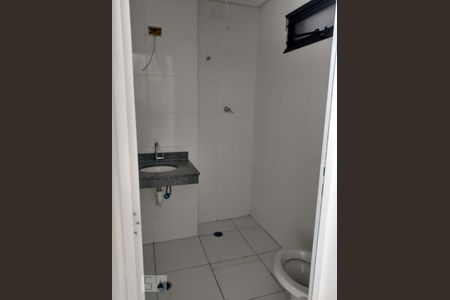 Banheiro de kitnet/studio à venda com 1 quarto, 28m² em Vila Carrão, São Paulo