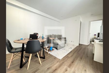 Sala de apartamento para alugar com 2 quartos, 61m² em Jardim Prudência, São Paulo