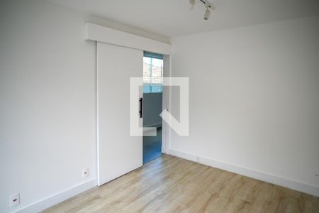 Quarto 1 de casa para alugar com 3 quartos, 261m² em Aclimação, São Paulo