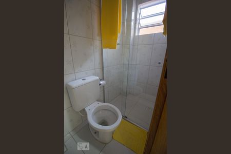 Banheiro de casa para alugar com 2 quartos, 32m² em Vila Pereira Cerca, São Paulo