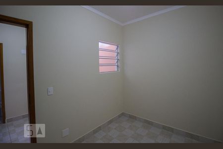 Quarto 2 de casa para alugar com 2 quartos, 32m² em Vila Pereira Cerca, São Paulo