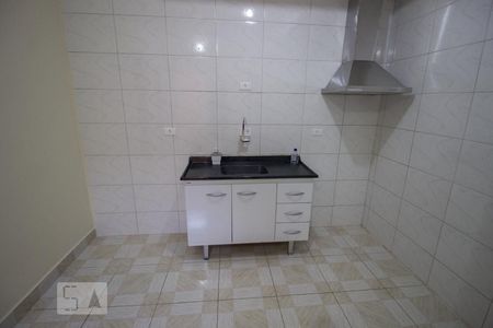 Cozinha de casa para alugar com 2 quartos, 32m² em Vila Pereira Cerca, São Paulo