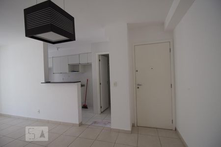 Sala de apartamento para alugar com 3 quartos, 73m² em Recreio dos Bandeirantes, Rio de Janeiro