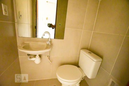 Banheiro de kitnet/studio para alugar com 1 quarto, 22m² em Asa Norte, Brasília