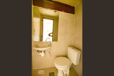 Banheiro de kitnet/studio para alugar com 1 quarto, 22m² em Asa Norte, Brasília