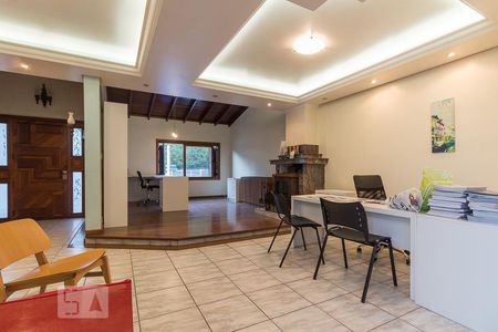 Sala de casa para alugar com 4 quartos, 500m² em Passo da Areia, Porto Alegre