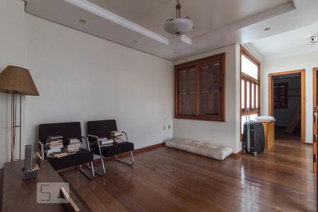 Sala de casa para alugar com 4 quartos, 500m² em Passo da Areia, Porto Alegre