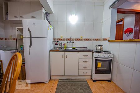 Cozinha  de apartamento para alugar com 2 quartos, 78m² em Jardim do Salso, Porto Alegre