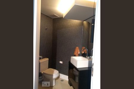 Banheiro de apartamento à venda com 1 quarto, 104m² em Jardim Sílvia, Santo André