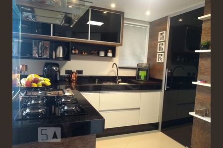 Cozinha de apartamento à venda com 1 quarto, 104m² em Jardim Sílvia, Santo André