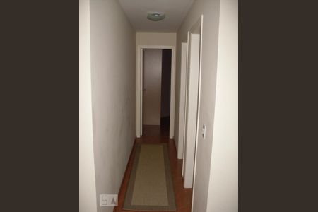 Corredor de apartamento à venda com 2 quartos, 58m² em Vila Suzana, São Paulo