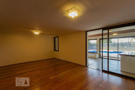 Sala de casa para alugar com 4 quartos, 752m² em Vila Sônia, São Paulo