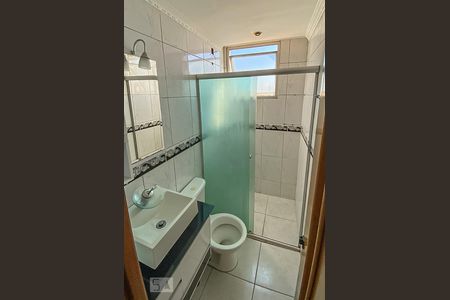 Banheiro de apartamento para alugar com 2 quartos, 48m² em Cidade das Flores, Osasco