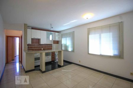 Sala e cozinha de apartamento para alugar com 1 quarto, 80m² em Funcionários, Belo Horizonte