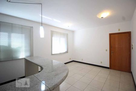 Sala e cozinha de apartamento para alugar com 1 quarto, 80m² em Funcionários, Belo Horizonte