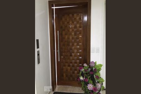 Entrada de apartamento à venda com 3 quartos, 81m² em Vila Amélia, São Paulo