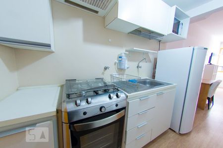 Cozinha de kitnet/studio para alugar com 1 quarto, 27m² em Cerqueira César, São Paulo