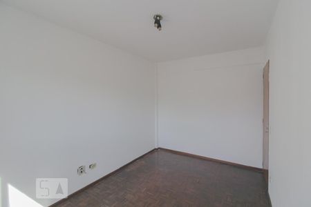 Quarto 1 de apartamento para alugar com 1 quarto, 34m² em Centro, Curitiba