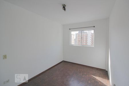 Quarto 1 de apartamento para alugar com 1 quarto, 34m² em Centro, Curitiba