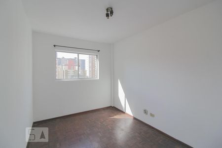 Quarto 1 de apartamento para alugar com 1 quarto, 34m² em Centro, Curitiba