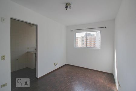 Sala de apartamento para alugar com 1 quarto, 34m² em Centro, Curitiba