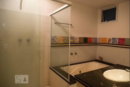 Banheiro de apartamento para alugar com 3 quartos, 170m² em Copacabana, Rio de Janeiro