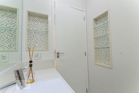 Banheiro da Suite  de apartamento para alugar com 2 quartos, 90m² em Icaraí, Niterói