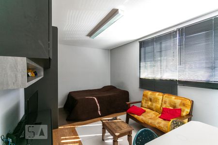 Quarto  e Sala de kitnet/studio para alugar com 1 quarto, 27m² em Sagrada Família, Belo Horizonte