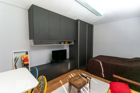 Quarto  e Sala de kitnet/studio para alugar com 1 quarto, 27m² em Sagrada Família, Belo Horizonte