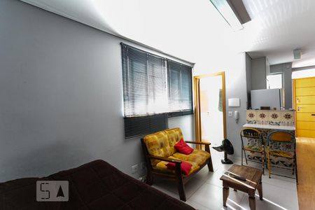 Quarto  e Sala de kitnet/studio para alugar com 1 quarto, 27m² em Sagrada Família, Belo Horizonte