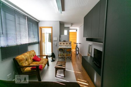 Quarto  e Sala de kitnet/studio para alugar com 1 quarto, 27m² em Sagrada Família, Belo Horizonte