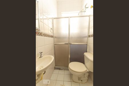 Banheiro de apartamento à venda com 2 quartos, 50m² em Centro, Niterói