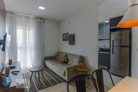 Sala  de apartamento para alugar com 1 quarto, 42m² em Jardim Glória, São Paulo